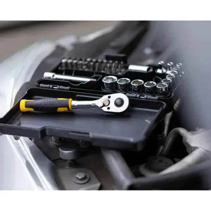 TOOL KIT STANLEY STMT82672-0 SOCKET WRENCH 1/4, 37 PIECES